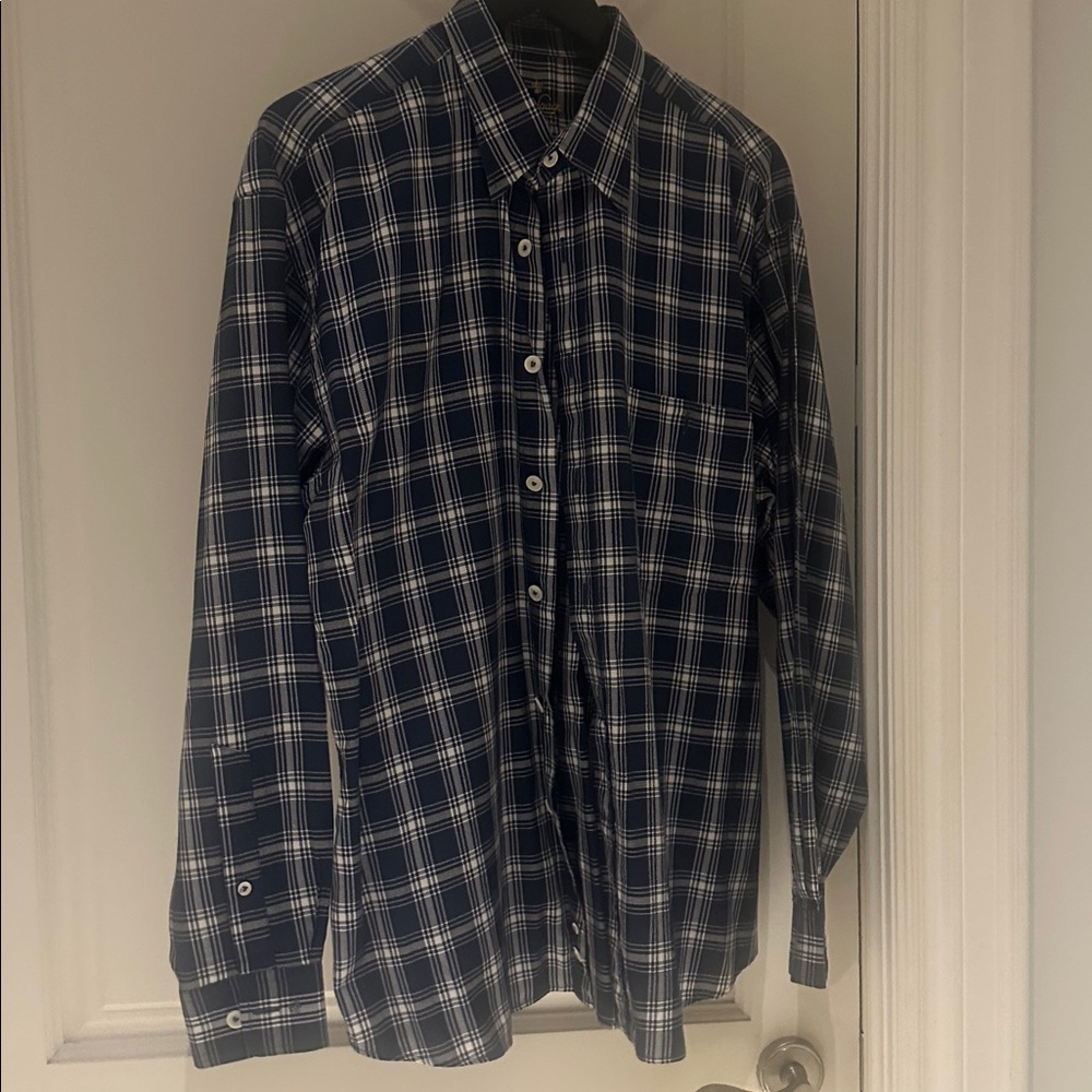 Men’s plaid shirt